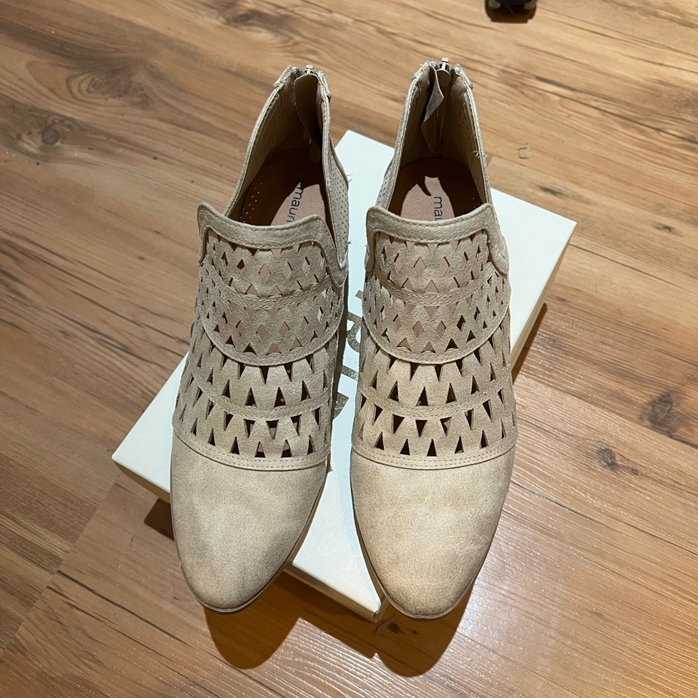 Maurice’s Booties - Picture 7 of 8